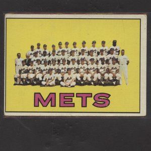 1967 TOPPS BASEBALL NEW YORK METS TEAM CARD NO CREASES